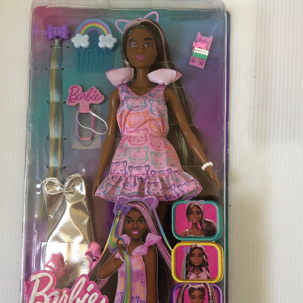 Barbie Fashion Doll with extra dress and accessories
